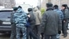 Киров: задержание участников акции протеста против строительства в городском парке (11 февраля 2014 года) 