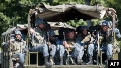 Узбекские солдаты в Андижане, 17 мая 2005 года.
