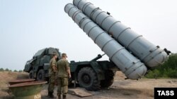 Российский зенитно-ракетный комплекс С-300