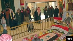 صدام در زادگاهش در تکرین دفن شده است.