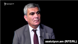 Арам Саргсян дает интервью Радио Азатутюн, Ереван, 7 августа 2015 г.