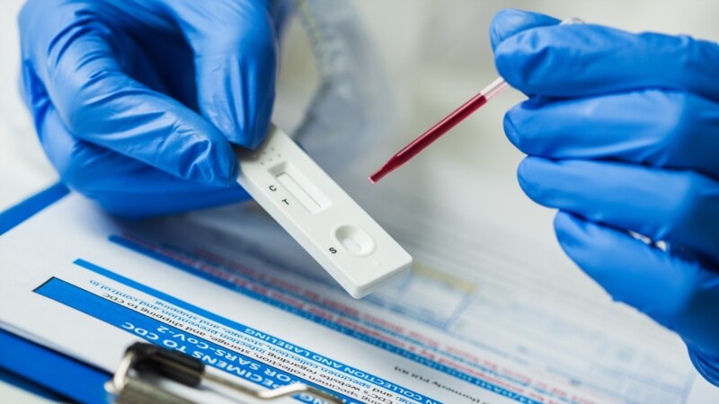 Laboratoarele moldovene nu pot depista deocamdată noua tulpină a coronavirusului