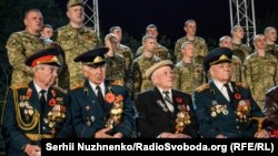 Фотогалерея: Перша хвилина миру у Києві