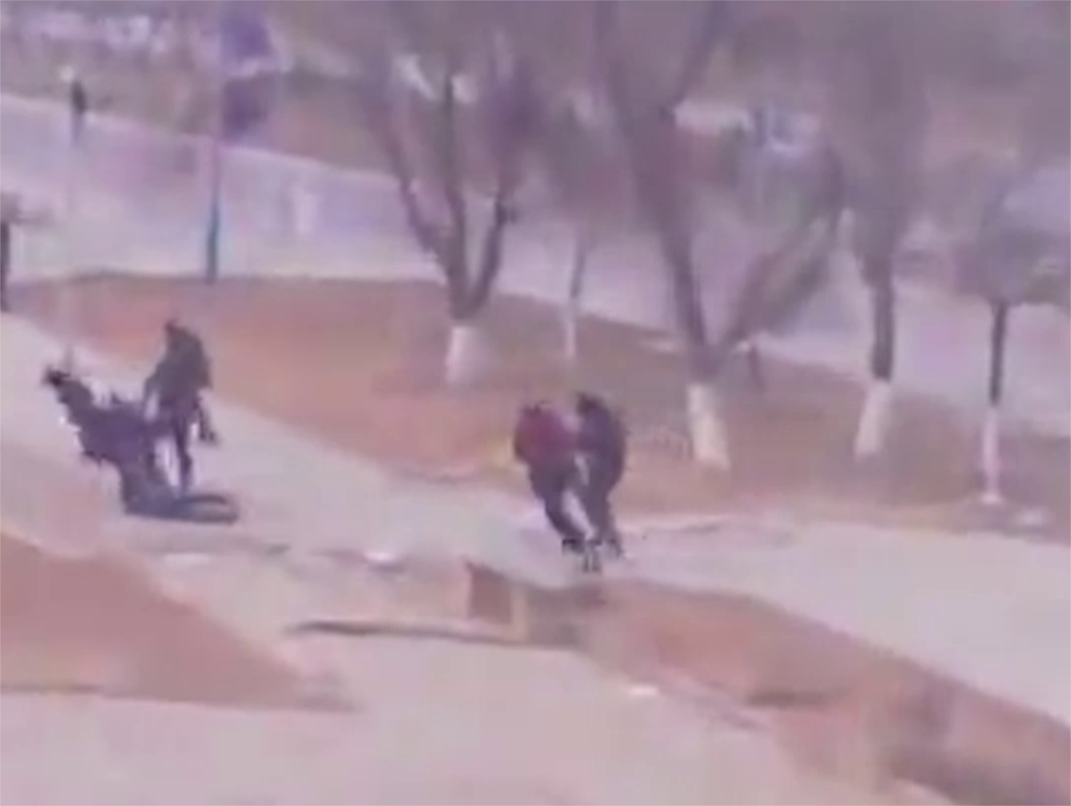 Садо масо кеудесін ілу туралы бейне