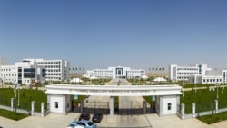 Больница в Чоганлы, пригороде туркменской столицы.