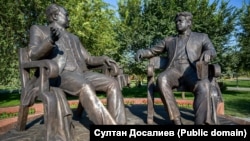 Бишкекте “Достуктун алтын көпүрөсү” эстелиги ачылды, 22-август, 2025-жыл