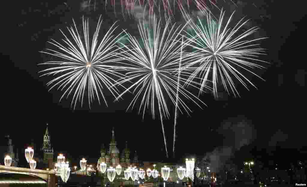 Новогодишниот огномет над Москва, Русија