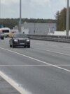 A motorcade believed to be carrying US special envoys Steve Witkoff and Jared Kushner, leaves Vnukovo International Airport in Moscow on September 5. (loop video)