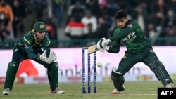 د پاکستان او اسټراليا ترمينځ لومړۍ ۲۰ اووره لوبه د جنورۍ پر ۲۹مه د لاهور په قذافي لوبغالي کې وشوه.