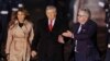Presidenti amerikan, Donald Trump, dhe Zonja e Parë, Melanie Trump, mirëpriten në aeroport nga përfaqësuesi i Mbretit Charles. 16 shtator 2025. 