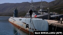 Sovjetska podmornica Storm pristaje u pomorskoj bazi Paša Liman, 27. april 2022.