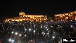 Митинг оппозиции на площади Республики в Ереване, 17 мая 2022 г