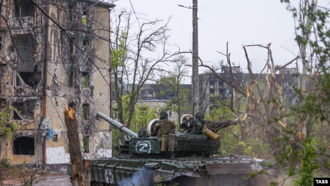 Военные из "ДНР" в Мариуполе