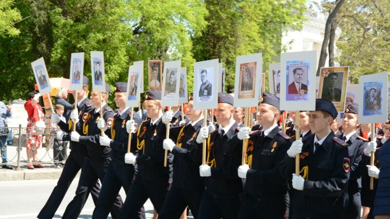 В Севастополе состоялось шествие детей в военной форме к 100-летию пионерии (+фото)