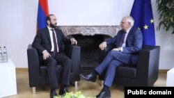 Belgium - EU foreign policy chief Josep Borrell meets with Armenian Foreign Minister Ararat Mirzoyan in Brussels, May 18, 2022.