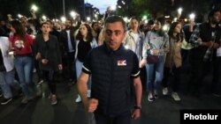 Armenia - Parliament vice-speaker Ishkhan Saghatelian leads an opposition demonstration in Yerevan, May 18, 2022.