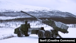 Артилерійськв система Archer шведського виробництва (на фото) використовує 155-міліметрові боєприпаси
