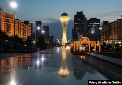 Порно актрисалардың жыныстық қатынасқа түскен суреттері