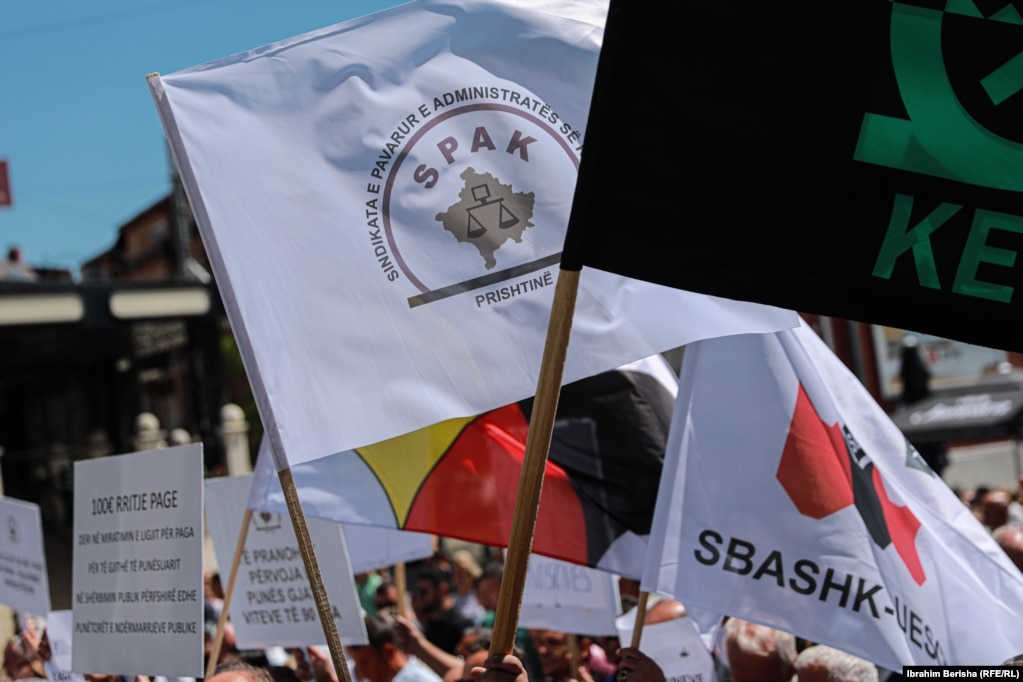 Protesta u organizua nga Bashkimi i Sindikatave të Pavarura të Kosovës (BSPK).  