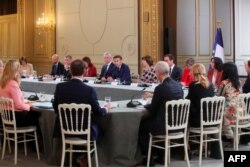 نخستین جلسه کابینه جدید فرانسه به ریاست امانوئل مکرون