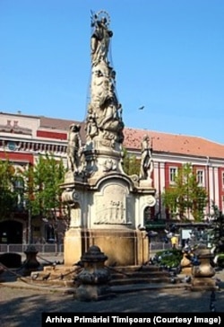 Monumentul Sf.Nepomuk în Piața Libertății