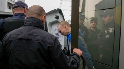 Съдът в Киев осъди 21 годишния руснак Вадим Шишимарин на