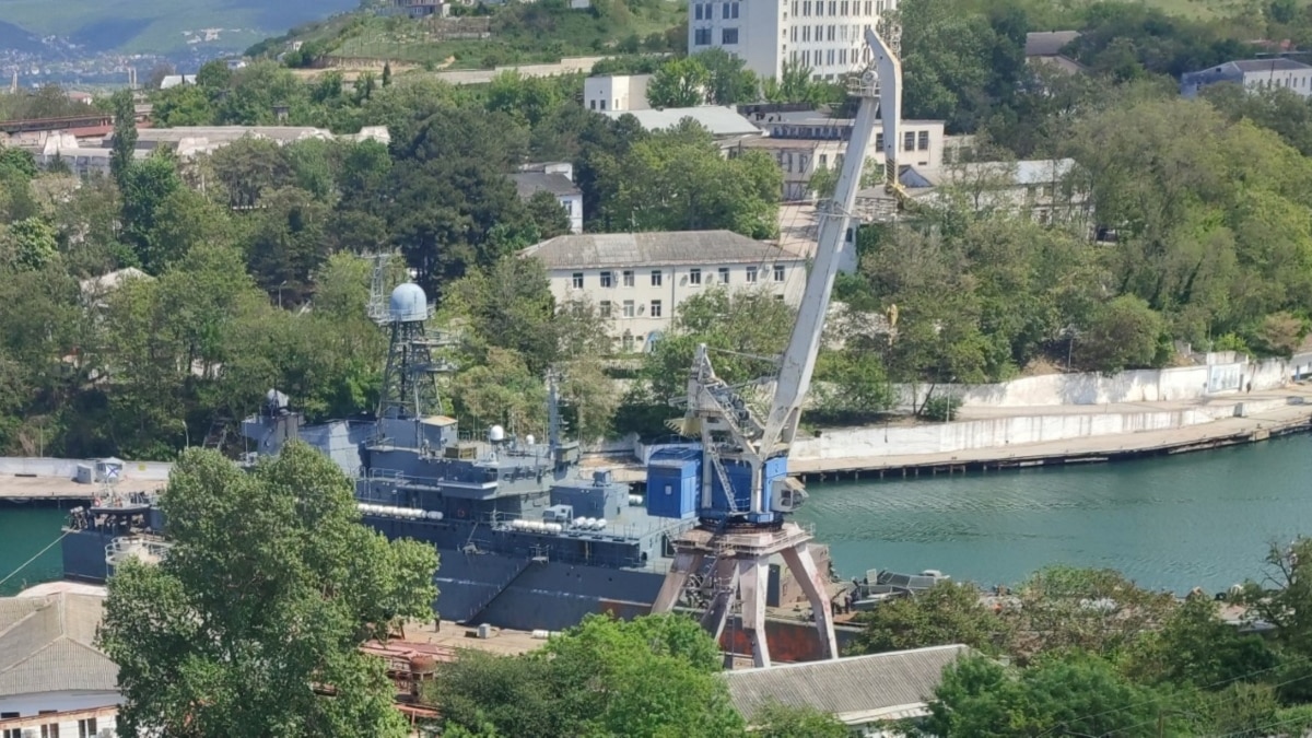 В ремонт в Севастополе встал еще один поврежденный в Бердянске БДК ...