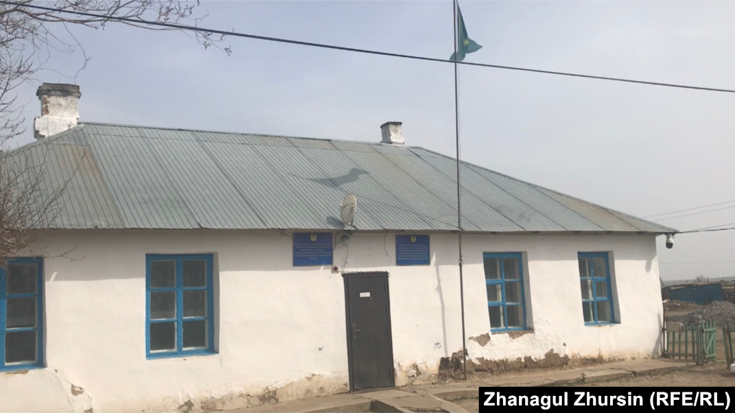 Үлкен әйелдермен жас жігіттердің порносы Орыс топтық порно