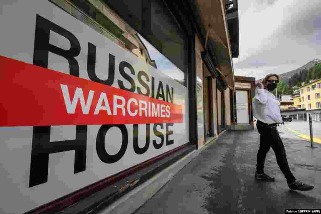 Az Orosz háborús bűnök háza Davosban