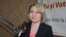Angela Matcov în studioul Europei Libere la Chișinău