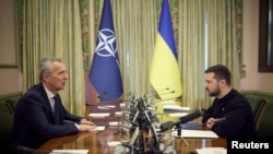 În vizită la Kiev, șeful NATO, Jens Stoltenberg, spune că locul Ucrainei este în Alianță. 