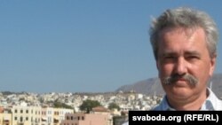 Сяргей Астраўцоў