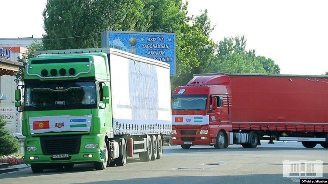 The new route allows trucks to reach Tashkent from Shenzhen in seven days instead of 20 by other routes. (file photo)