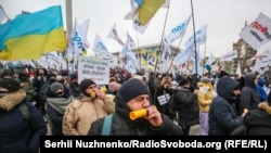 Приватні підприємці з різних міст України вийшли на Майдан Незалежності у Києві на безстрокову акцію «SaveФоп», 22 грудня 2020 року