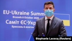 «Євросоюз підтвердив, що допоможе Україні отримати справжню вакцину, коли вона з’явиться й не викликатиме сумнівів у вчених», – додав Зеленський
