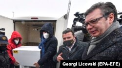 Илсутрација - Фотографија од примопредавањето на вакцините против ковид-19 од Фајзер, отстапени од Србија