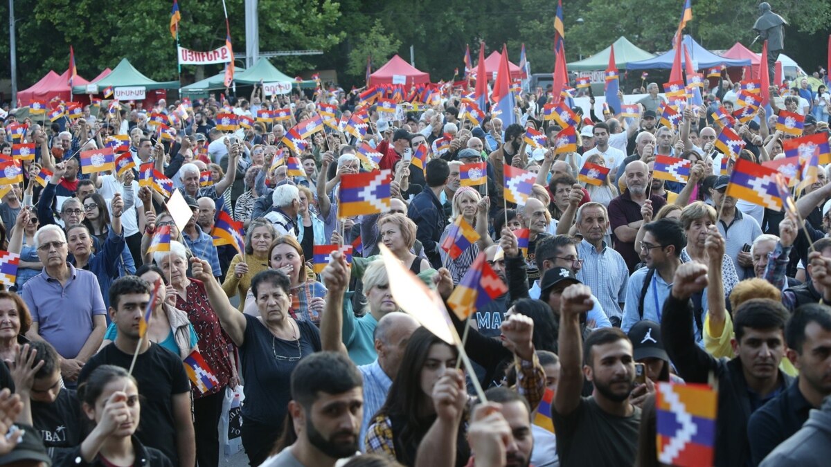 Armenian Opposition Scales Back Protests