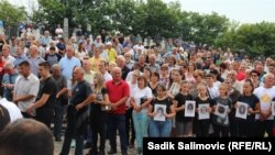 Na groblju u Bratuncu je služen parastos za nastradale srpske civile i vojnike iz ovog kraja