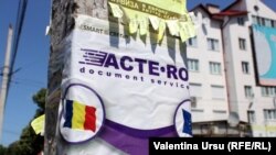 Ziarul de Gardă scrie că autoritățile de la București, în urma verificărilor la adresele de domiciliu declarate de cetățenii R. Moldova, „au anulat câteva sute de cereri de obținere a actelor românești”