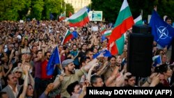 Demonstrație la Sofia, din 22 iunie 2022, imediat după votul de neîncredere care a dus la alegerile de ieri, 2 octombrie 2022, al patrulea rând de alegeri în 18 luni.