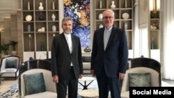 Glavni iranski pregovarač Ali Bageri Kani (levo) i iranski ambasador u Kataru Hamid Reza Dehgani