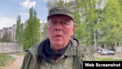 Сергій Хортів на одному з пропагандистських відео о російському військовому однострої
