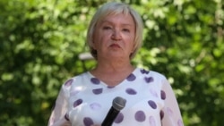 Тамара Калеева сөз бостандығын қорғау митингінде сөйлеп тұр. Алматы, 25 маусым, 2022 жыл (Азаттық архивіндегі фото)