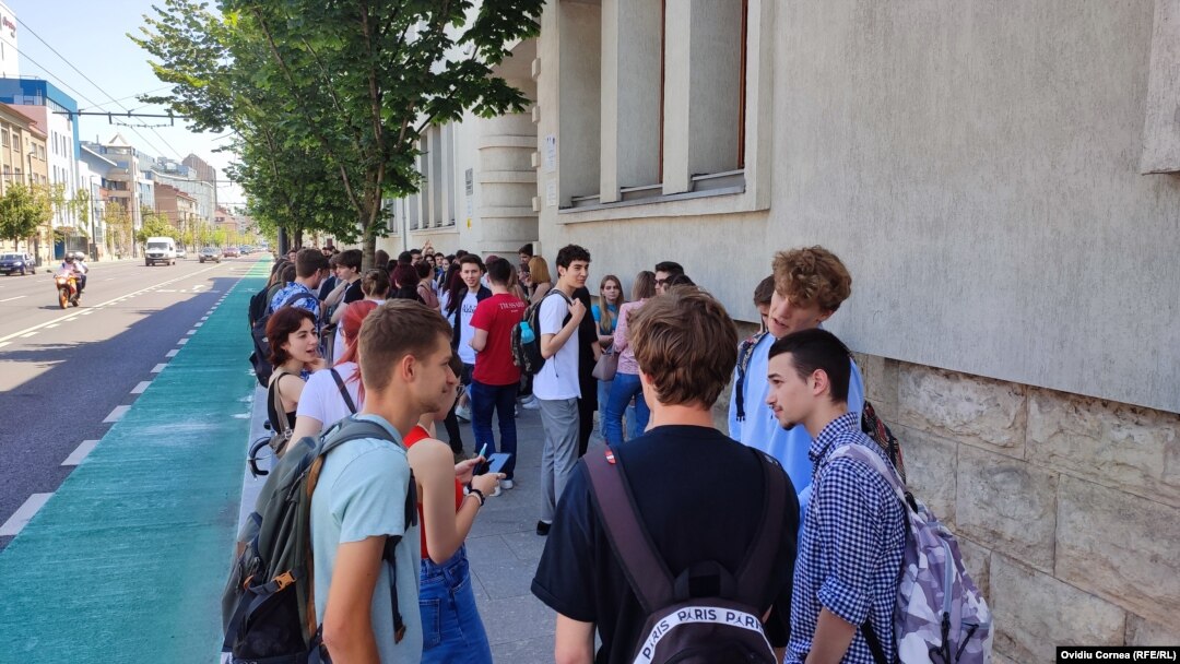 Miercuri, elevii susțin proba scrisă la limba și literatura română