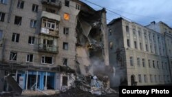 Наслідки обстрілу будинку в Харкові, 11 липня 2022 року (фото з Телеграм-каналу голови Харківської ОВА)