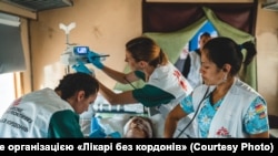 Медики міжнародної гуманітарної організація «Лікарі без кордонів» працюють в Україні з 31 березня і рятують поранених цивільних