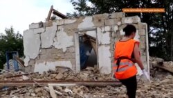 «Тепер цінуєш, яким багатством володіли» – у Боромлі розбирають завали після російської окупації (відео)
