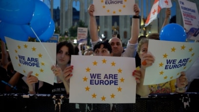 Tens Of Thousands Rally In Tbilisi To Show Georgia's Commitment To