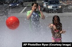 Autoritatea de Sănătate din statul Oregon arată că evenimentele meteorologice extreme afectează și sănătatea mintală a tinerilor.