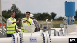 Premijeri Bugarske i Grčke Kiril Petkov Kirijakos Micotakis na puštanju u pogon gasovoda, 8. juli 2022.